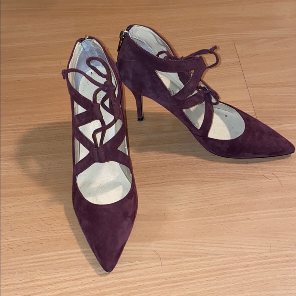 Ivanka trump pointed heel